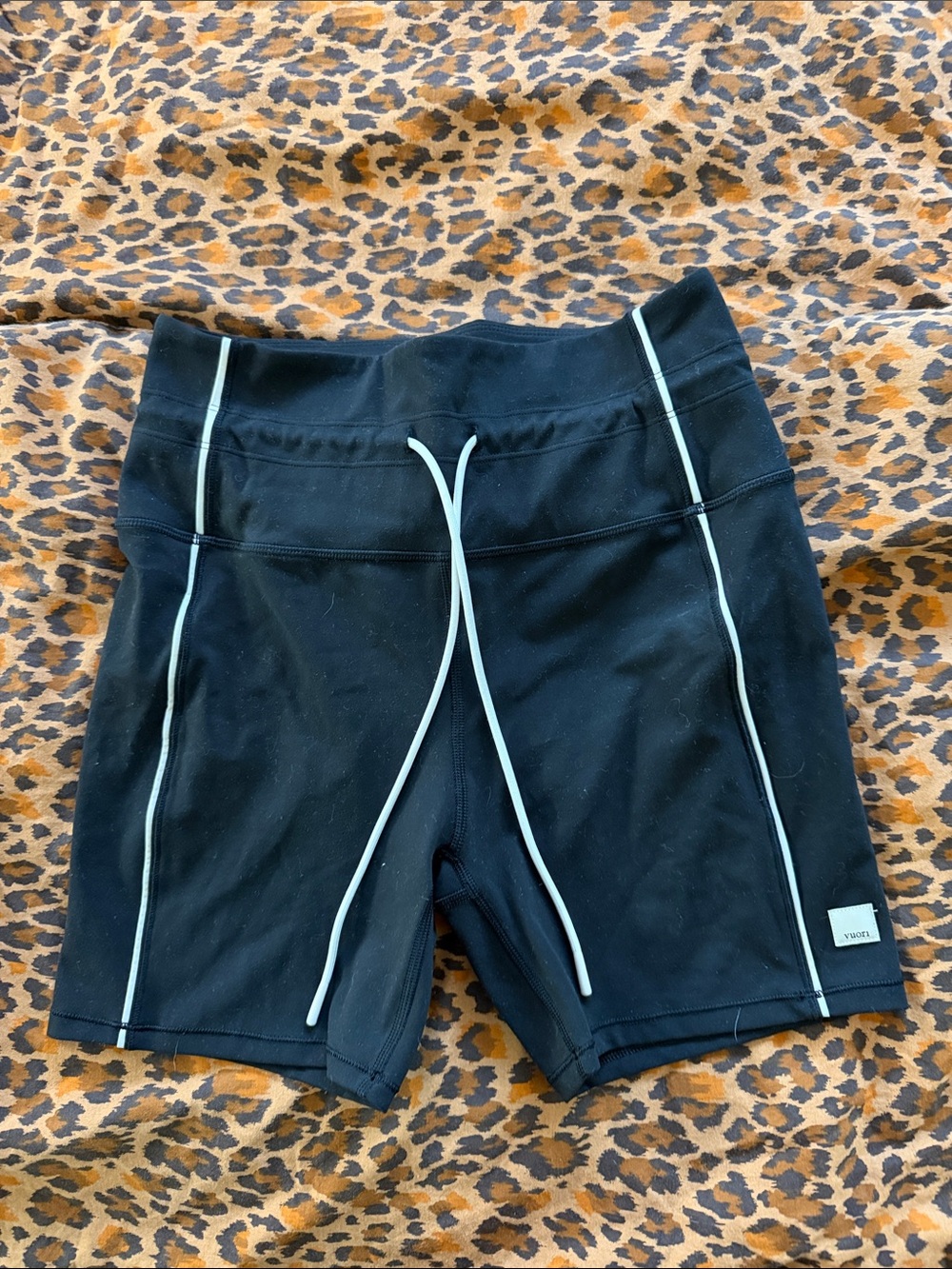 Vuori Black Women's Athletic Bike Shorts with Contrast Trim